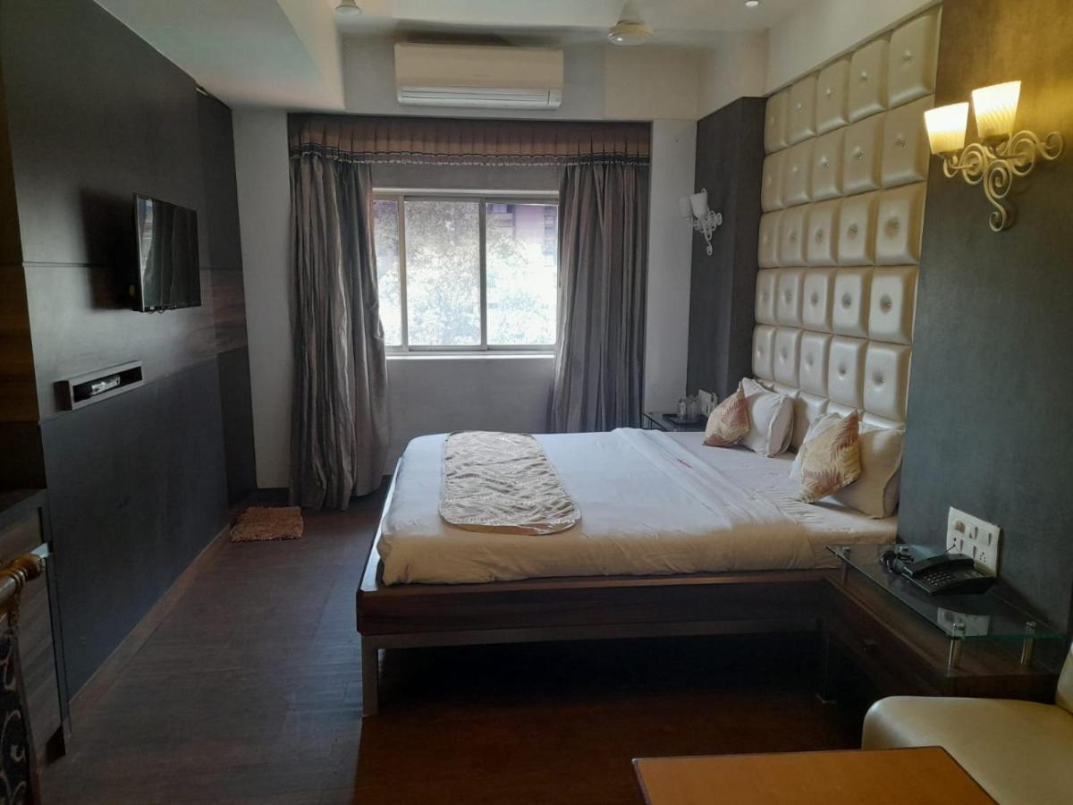 Hotel Mayur By Wb Inn Ulhasnagar Экстерьер фото